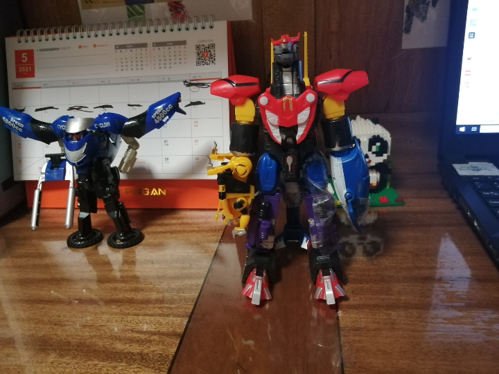 大赛沙玩具(大型机器人玩具)