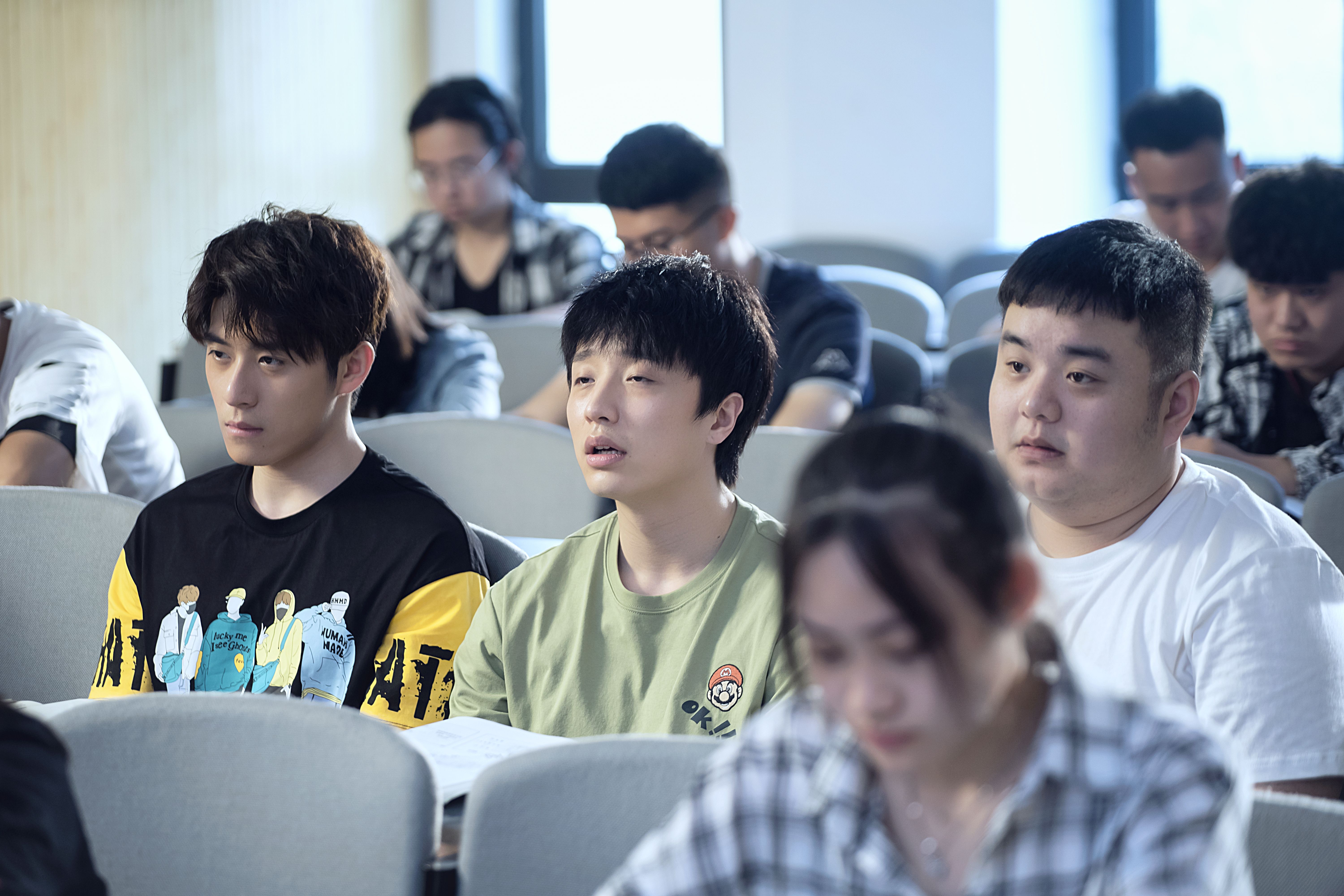 吃瓜校园大赛最新视频回放(吃瓜比赛游戏规则)