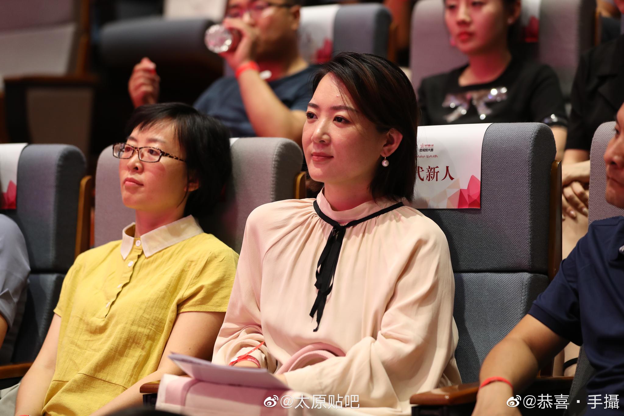 每日大赛反差大赛51期视频精选(每日大赛网红反差大赛投票与互动快速进入)