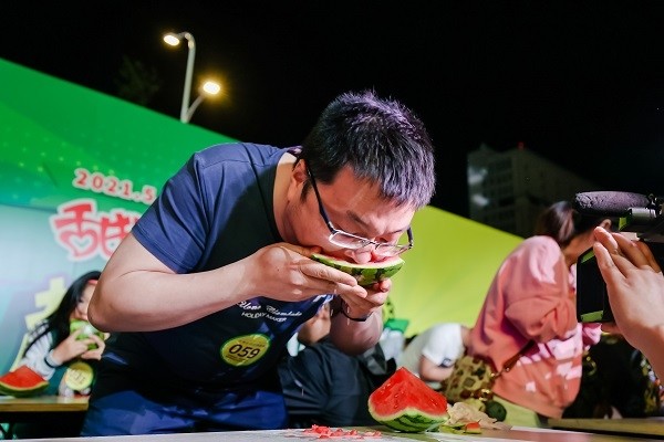 校园大赛吃瓜聚吃瓜爆料(校园吃瓜群)