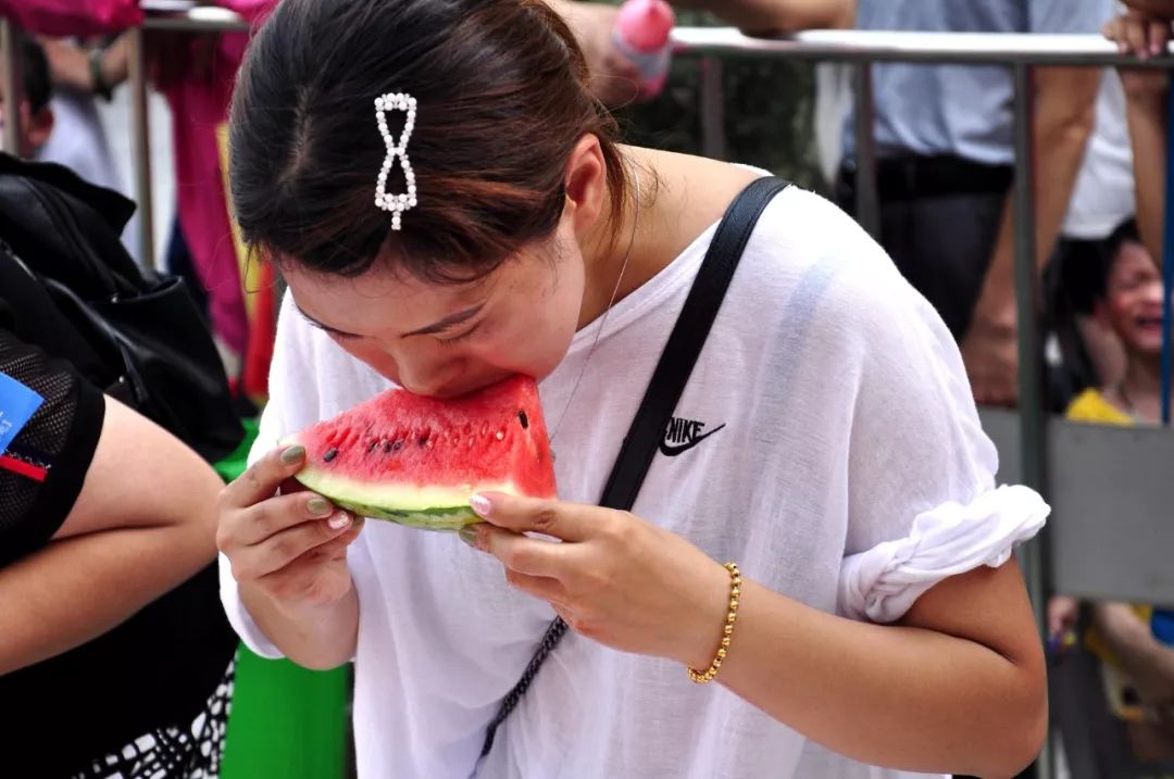 每日大赛吃瓜聚集地在线观看(每日吃瓜微博)